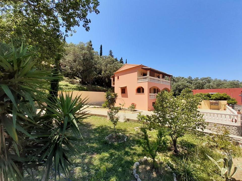 Villa Silvia Agios Matthaios  Luaran gambar