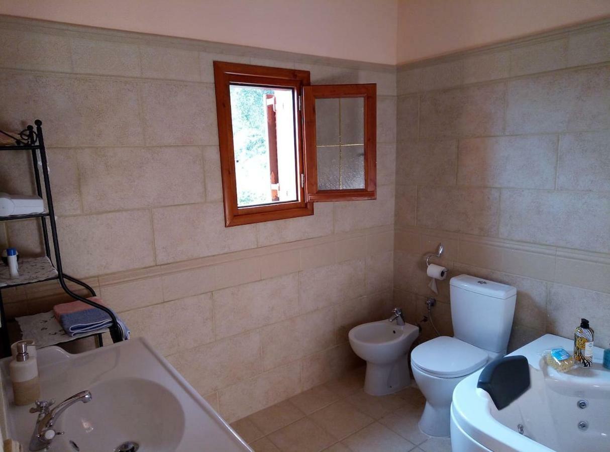 Villa Silvia Agios Matthaios  Luaran gambar