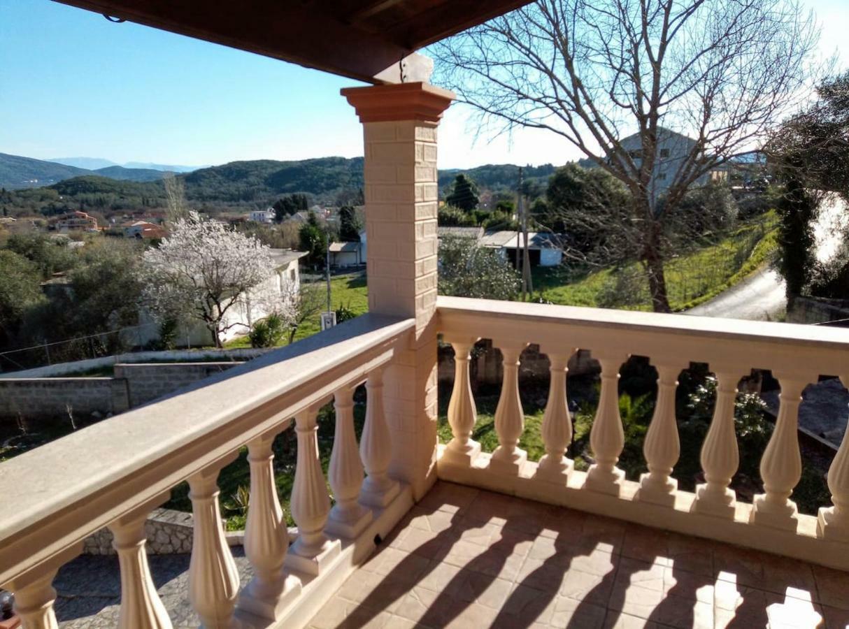 Villa Silvia Agios Matthaios  Luaran gambar