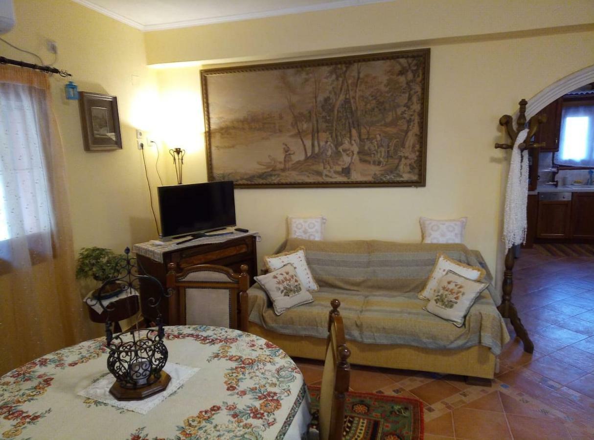 Villa Silvia Agios Matthaios  Luaran gambar