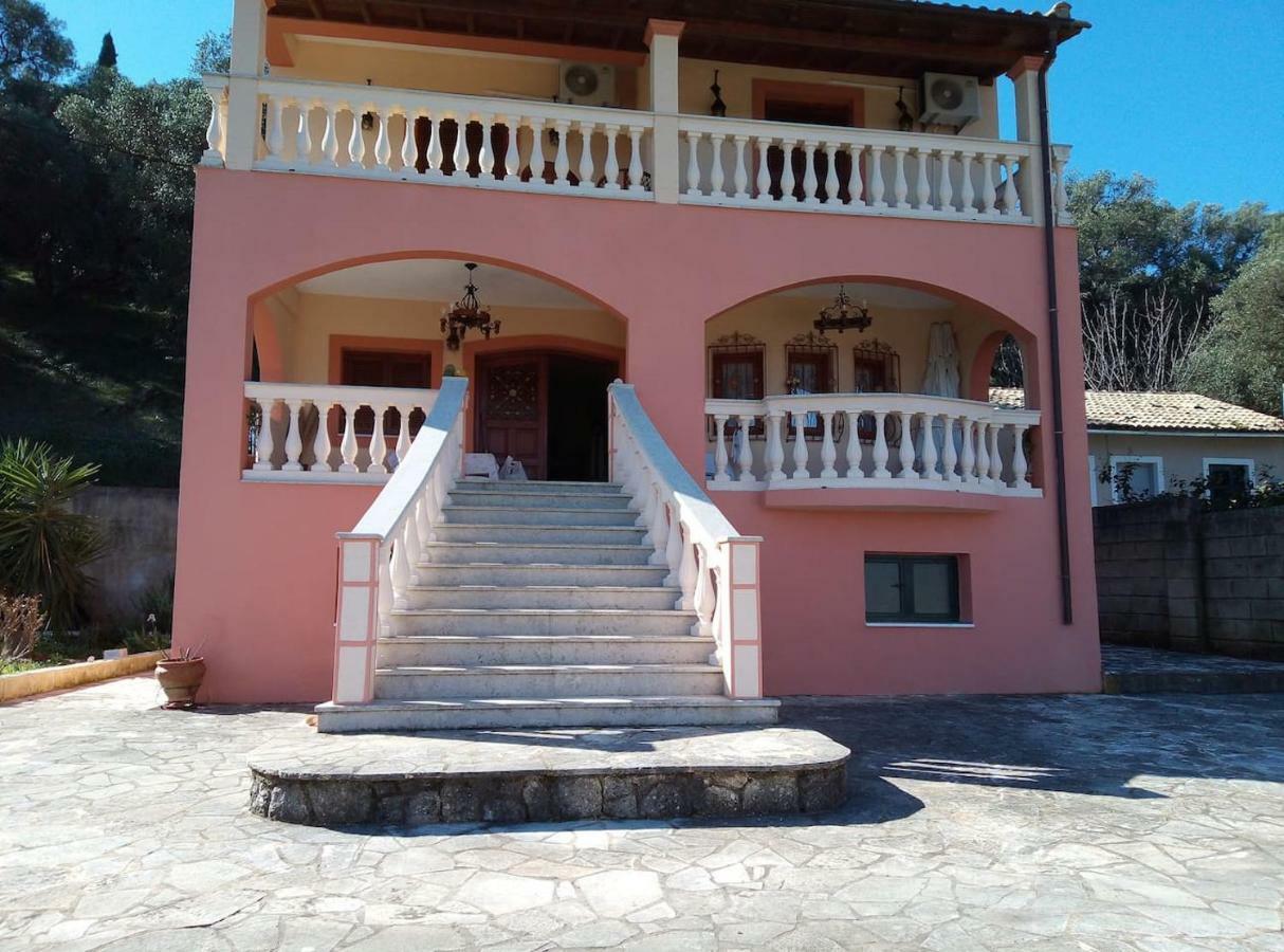 Villa Silvia Agios Matthaios  Luaran gambar
