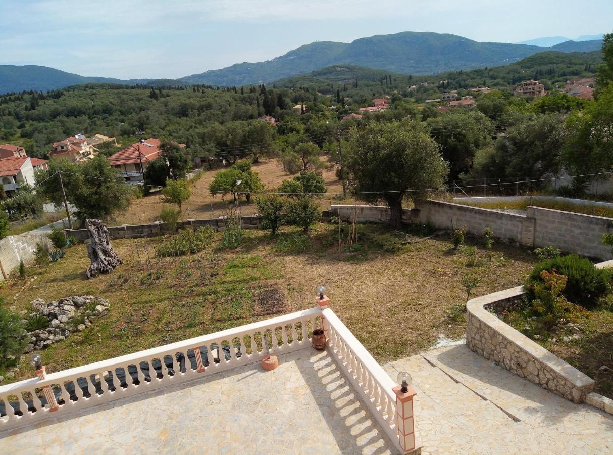 Villa Silvia Agios Matthaios  Luaran gambar